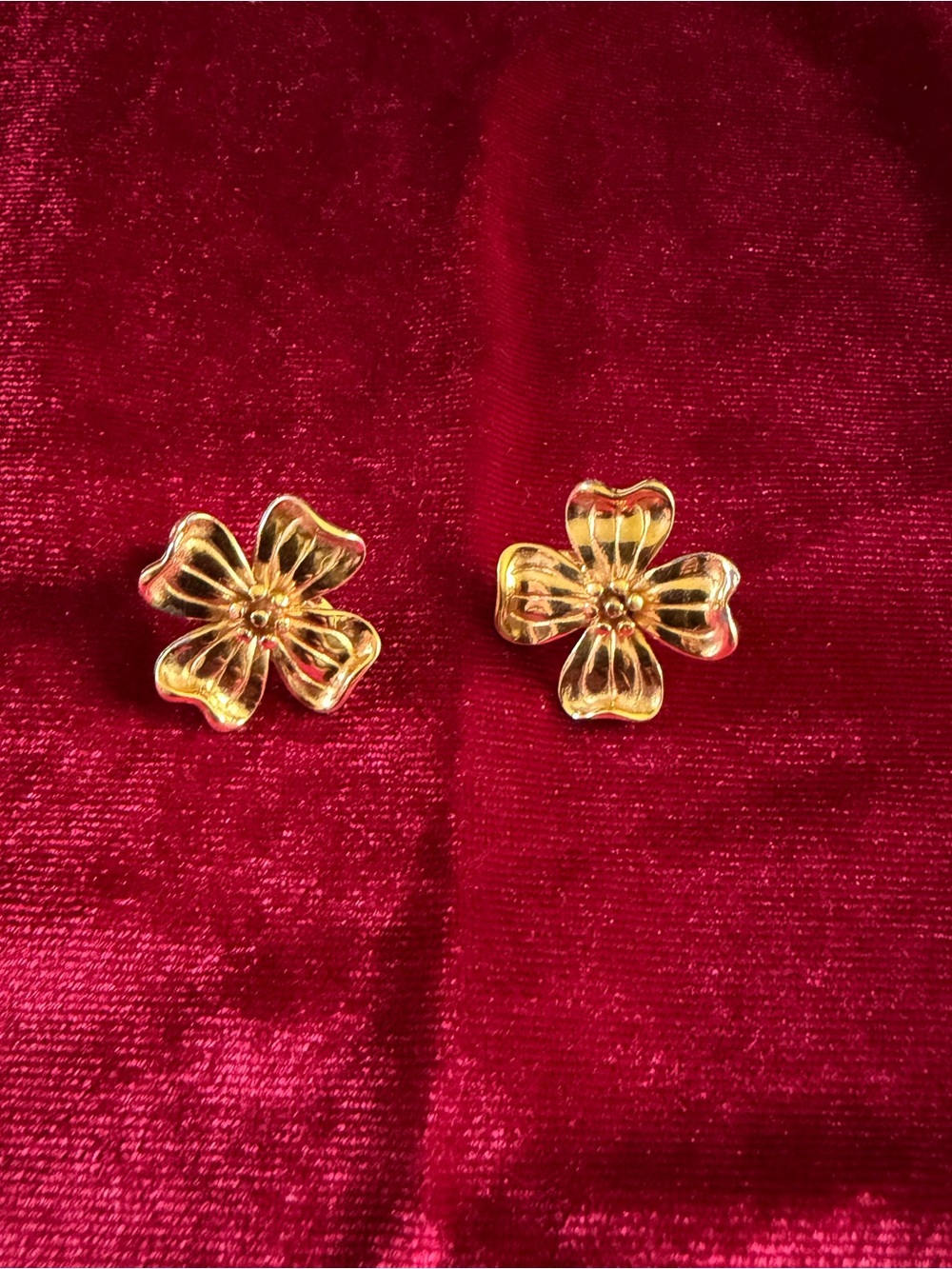 Vintage Monet Flower Clip on Earrings